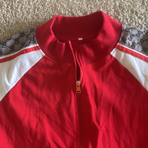 Red stylish track suit - Picture 8 of 9